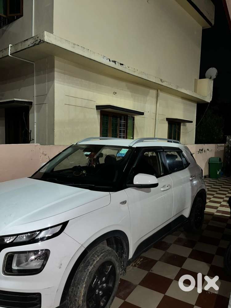Hyundai Venue Petrol 2023