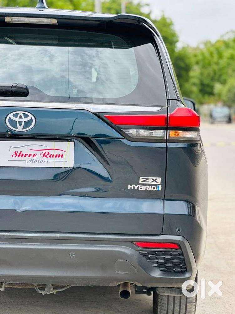 Toyota Innova Hycross 2.0 Zx Hybrid 7 Str, 2024, Petrol