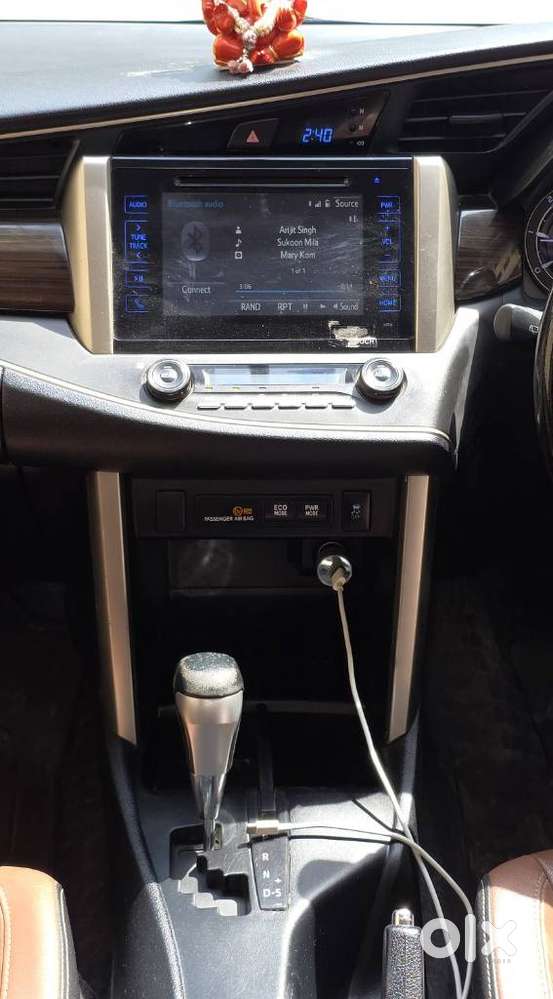 Toyota Innova Crysta 2.8 Zx At 7 Seater, 2016, Diesel