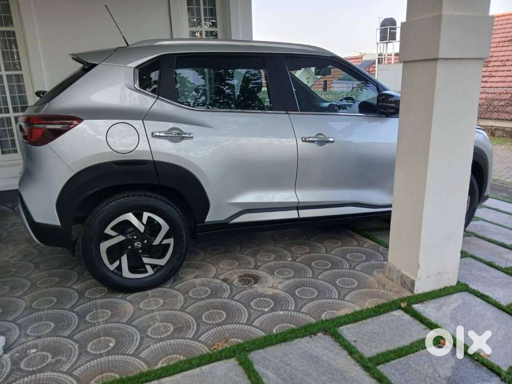 Nissan Magnite 1.0 Xv Premium Turbo Cvt (0), Top Variant