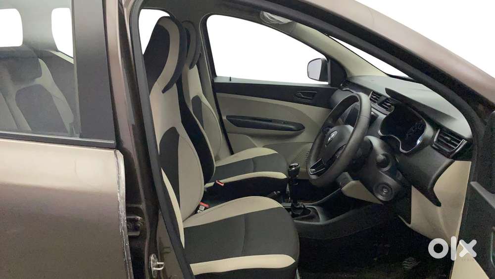 Renault Triber Rxt, 2022, Petrol