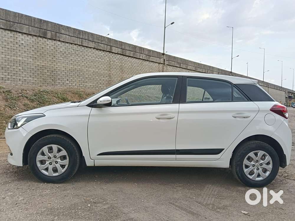 Hyundai Elite I20 Sportz (o) 1.2, 2015, Petrol