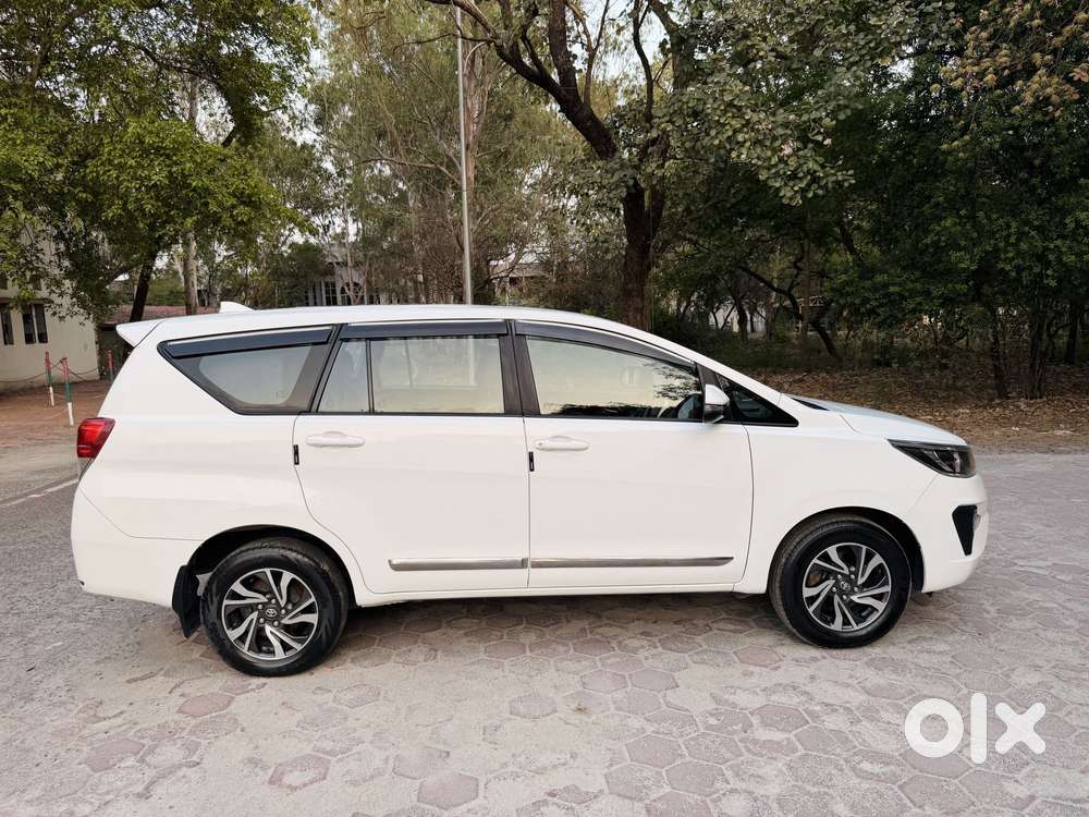 Toyota Innova Crysta 2.4 G Plus Mt 7 Str, 2021, Diesel