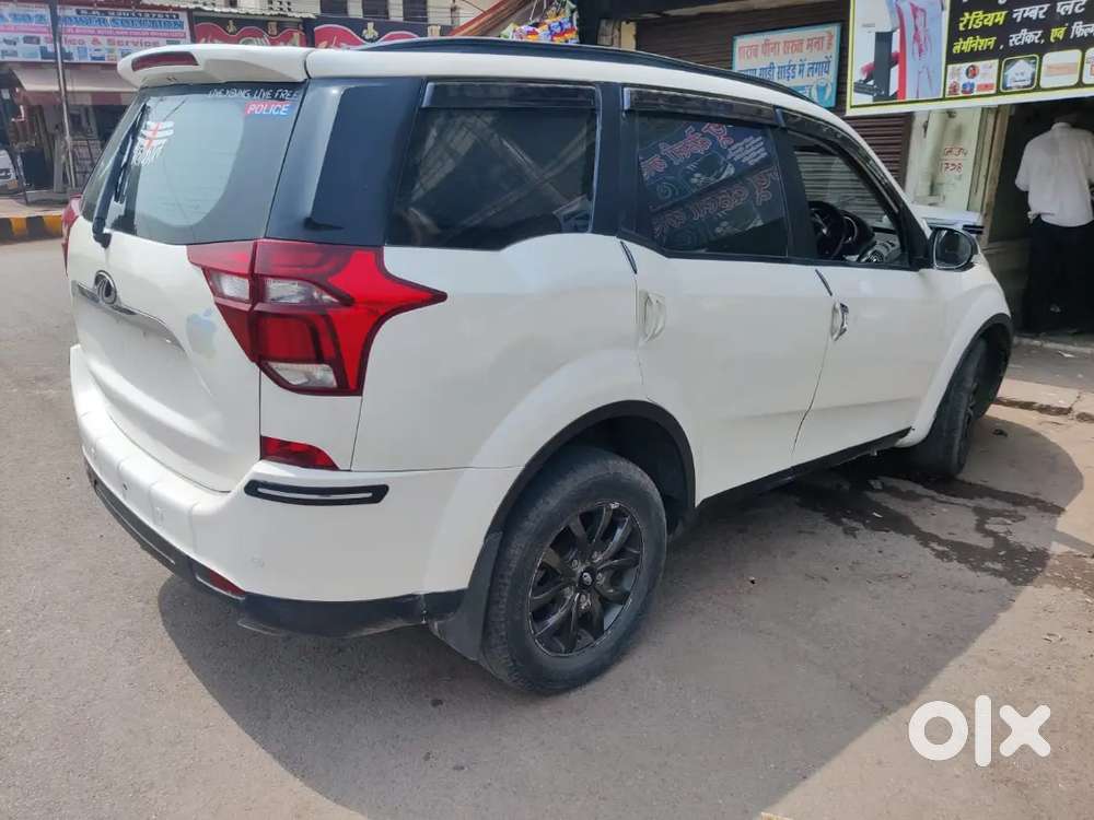 Mahindra Xuv500 2018 Diesel 65000 Km Driven