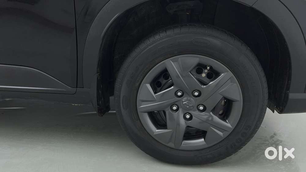 Hyundai Venue 1.2 S (o), 2024, Petrol