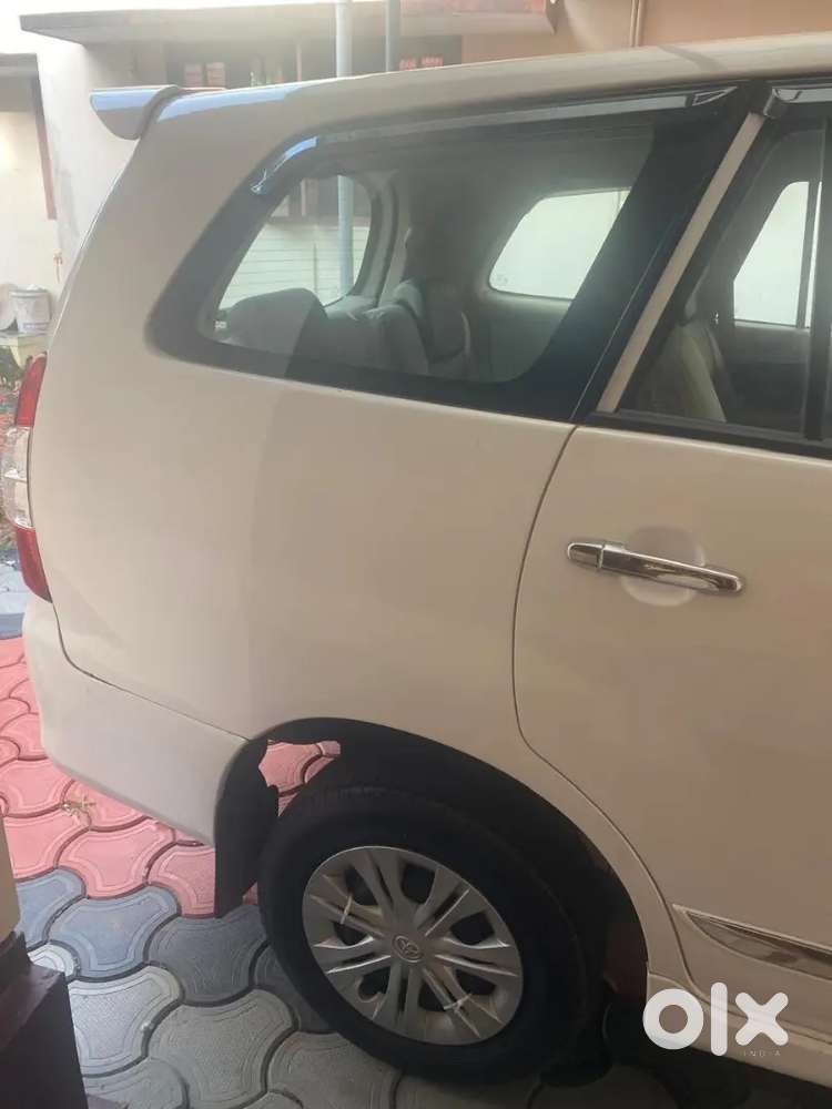 Toyota Innova Petrol 2005