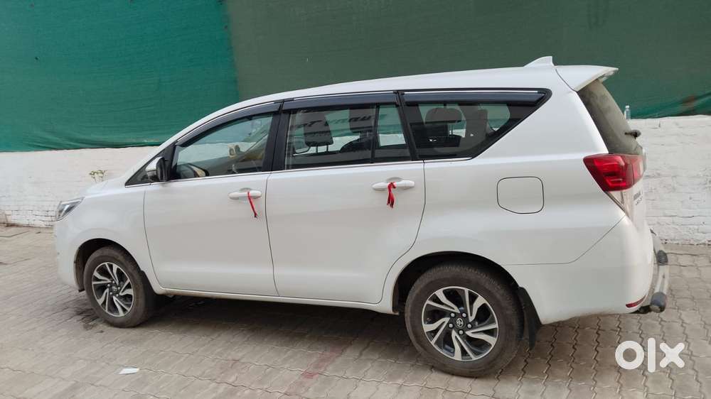 Toyota Innova Crysta 2.4 G Plus Mt 7 Str, 2025, Diesel