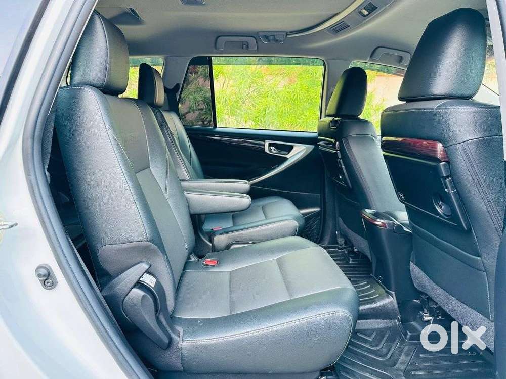 Toyota Innova Crysta [2020-ongoing] 2.4 Zx 7 Str, 2025, Diesel
