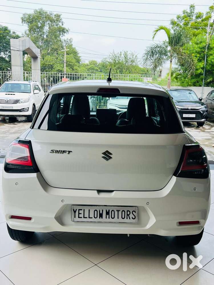 Maruti Suzuki New-gen Swift Vxi, 2025, Petrol