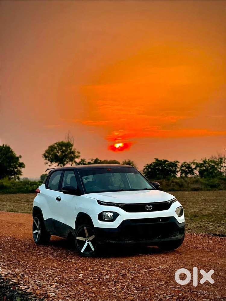 2023 Tata Punch Rhythm Icng