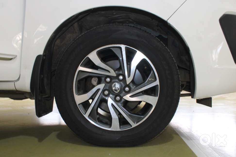 Toyota Innova Crysta [2020-ongoing] 2.7 Gx At 7 Str, 2022, Petrol