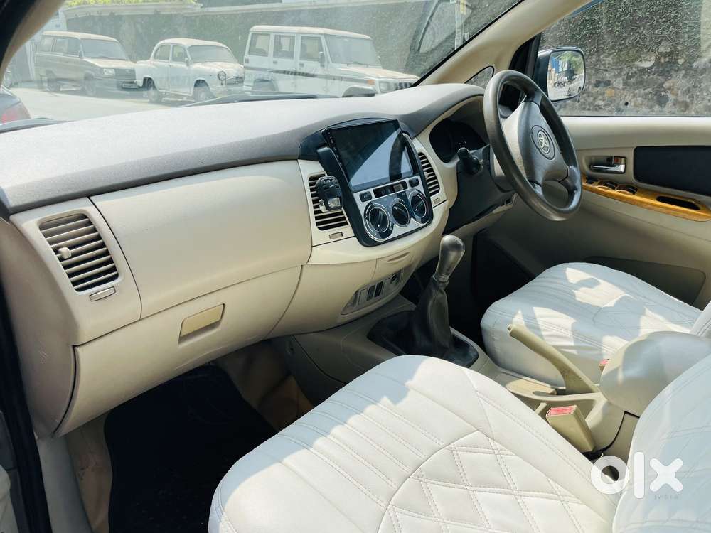 Toyota Innova 2.5 G (diesel) 8 Seater, 2011, Diesel