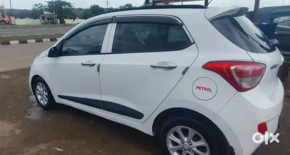 Hyundai Grand I10 2015 Car