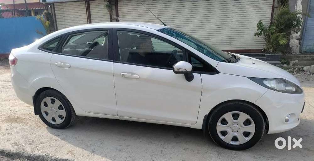 Ford Fiesta 1.5 Trend Petrol At, 2012, Petrol