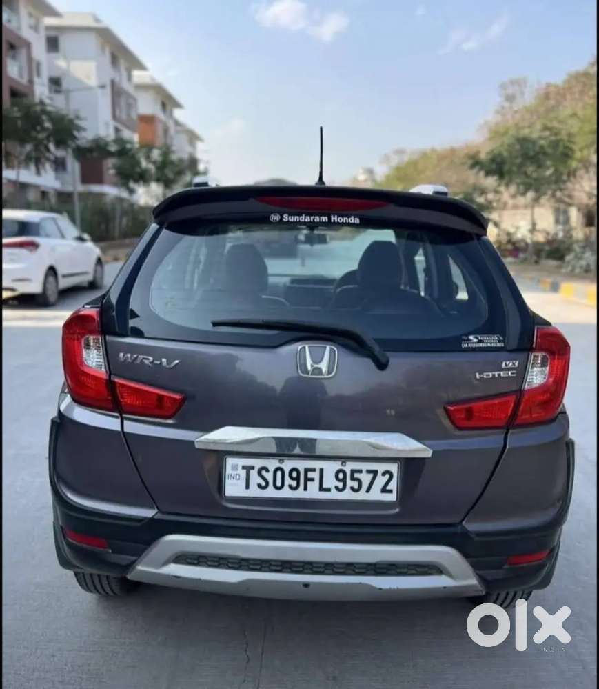 Honda Wr-v 2017 Diesel Well Maintained With Sunroof Top Model Vx.