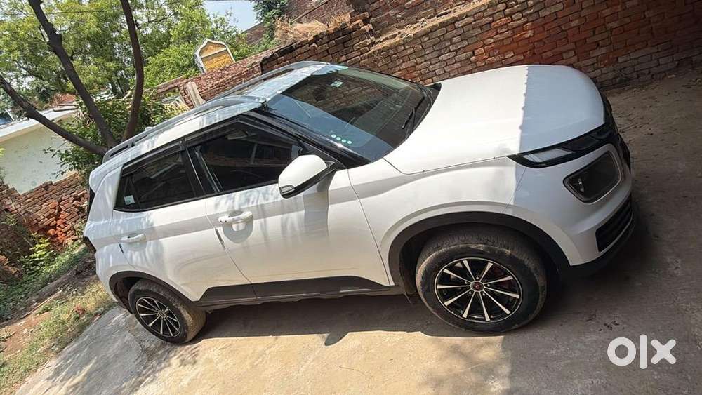 Hyundai Venue 2025 Petrol Good Condition