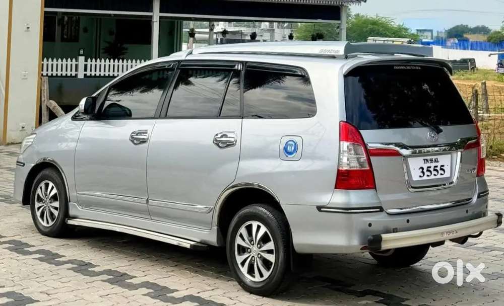 Toyota Innova 2015