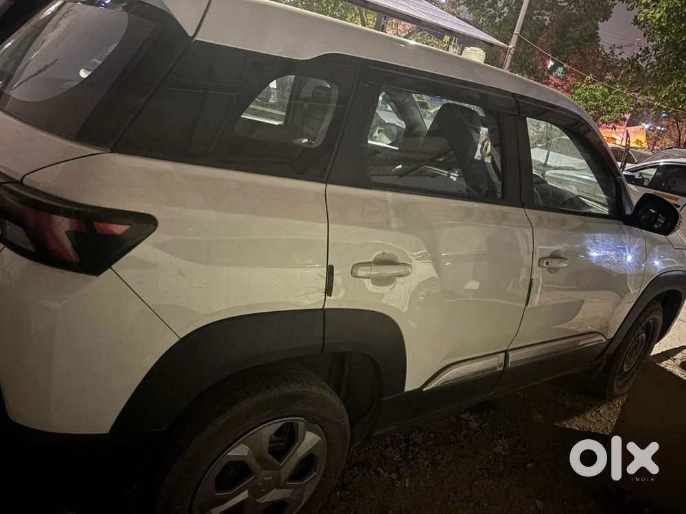 Maruti Brezza 1.5 Lxi 2024