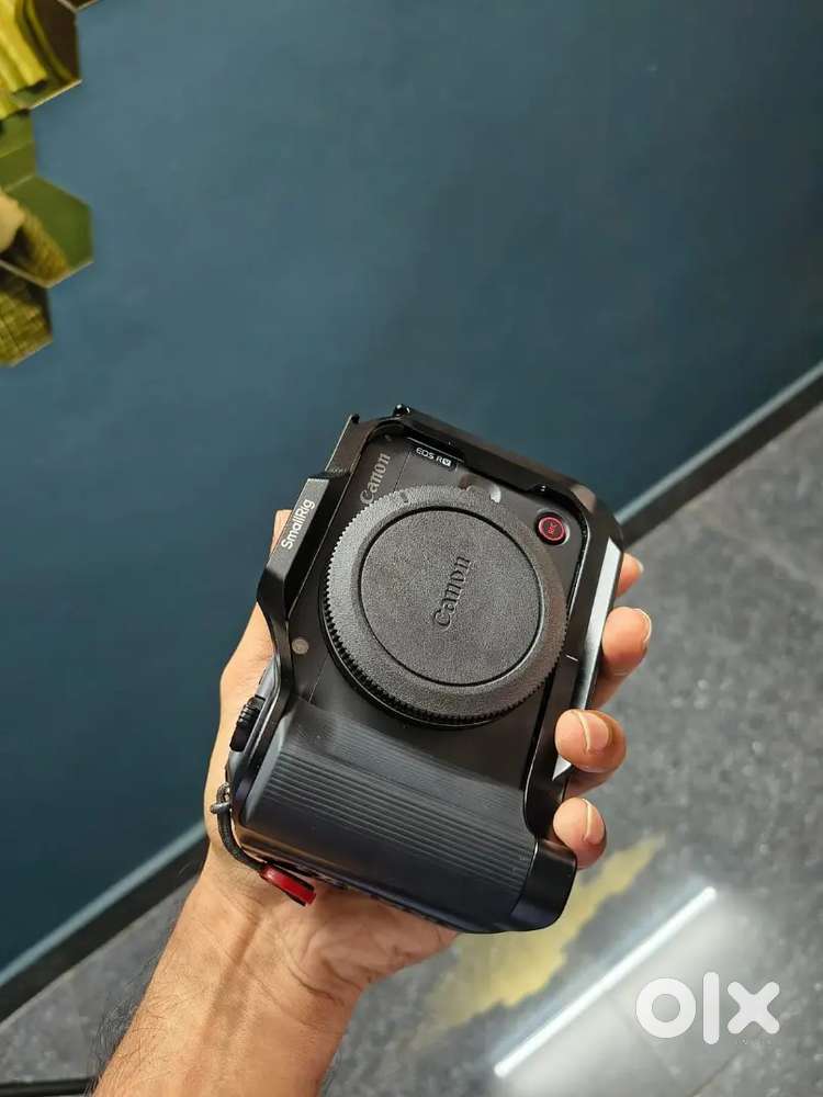 Canon R50V