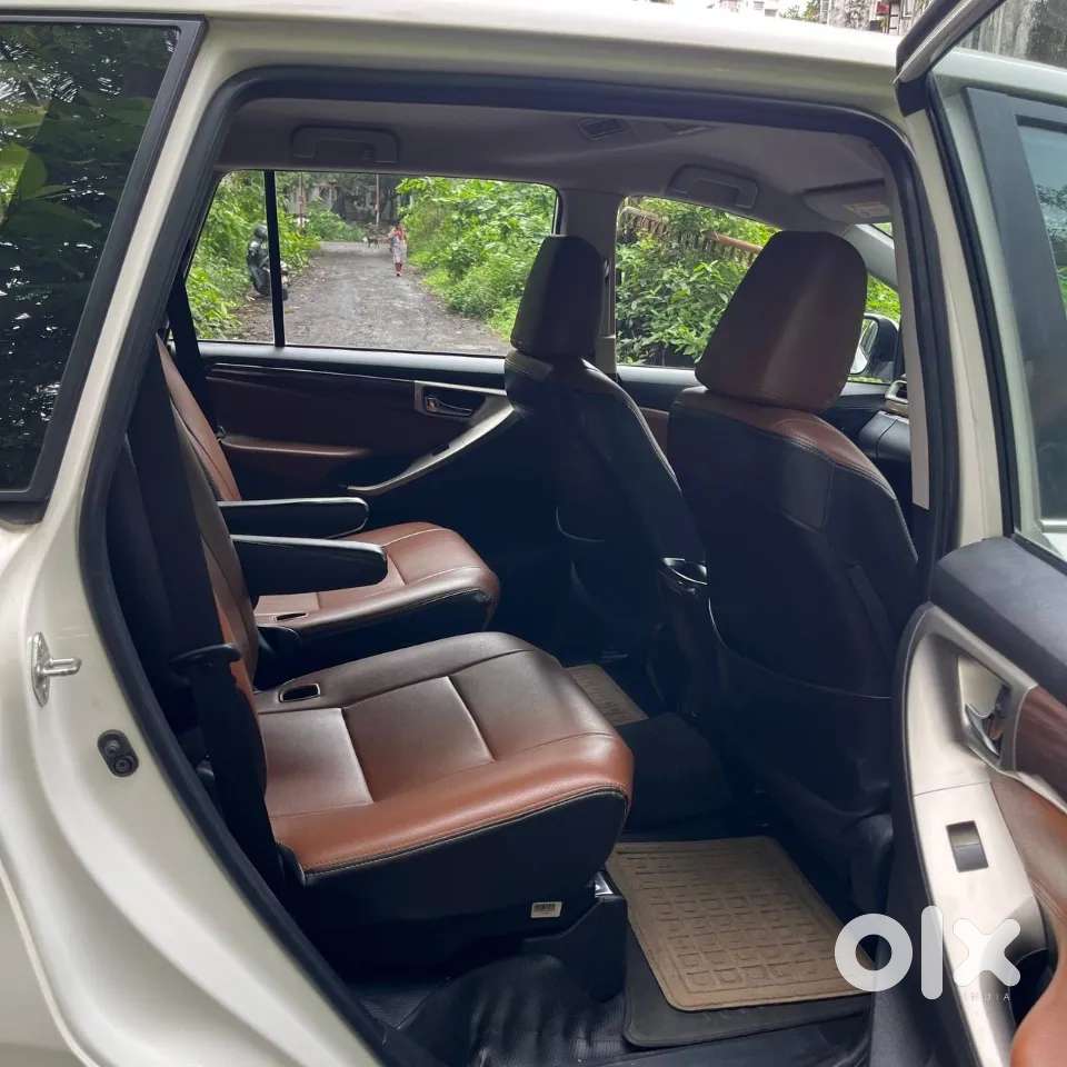 Toyota Innova Crysta [ ] 2.4 Gx At 7 Str, 2021, Diesel