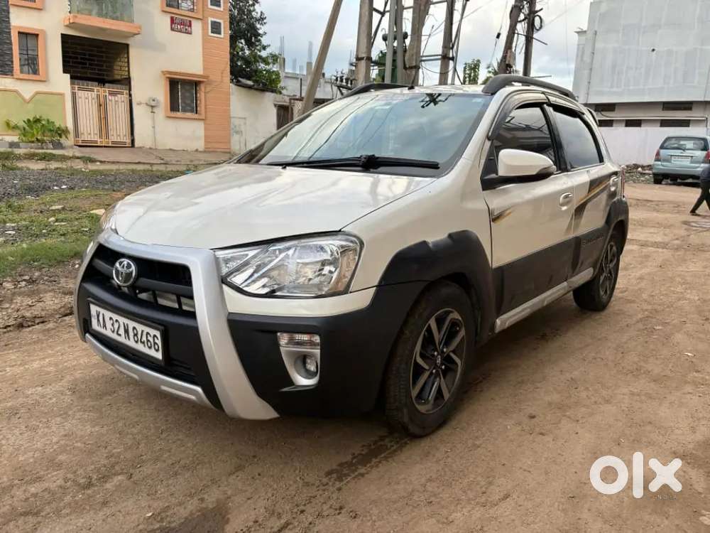 Toyota Etios Cross 2016