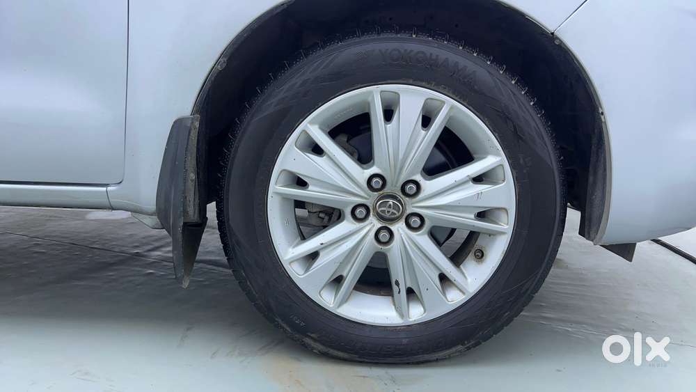 Toyota Innova Crysta 2.7 Zx At, 2016, Petrol