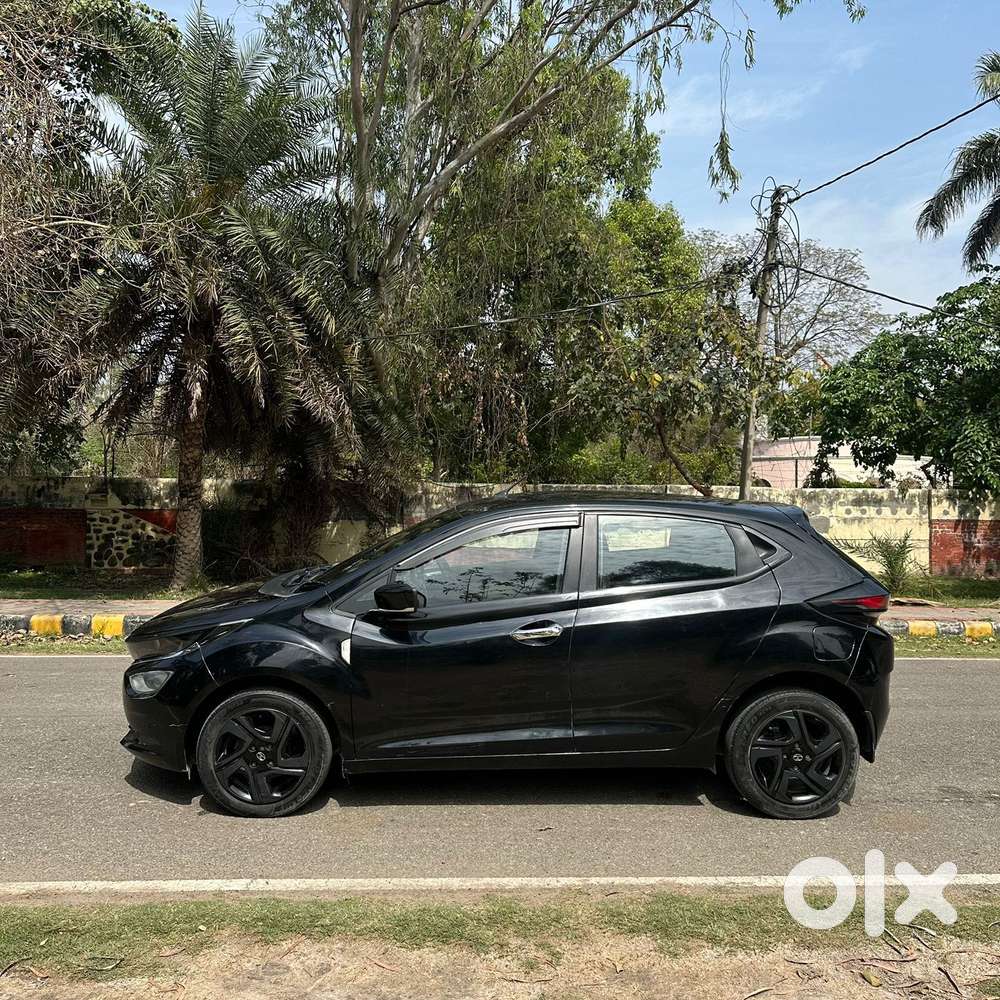 Tata Altroz 1.2 Xt I-turbo Dark Edition, 2023, Petrol