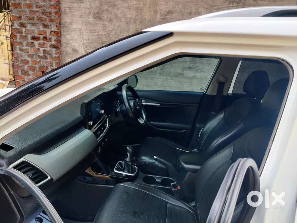 Full Condition Showroom Track