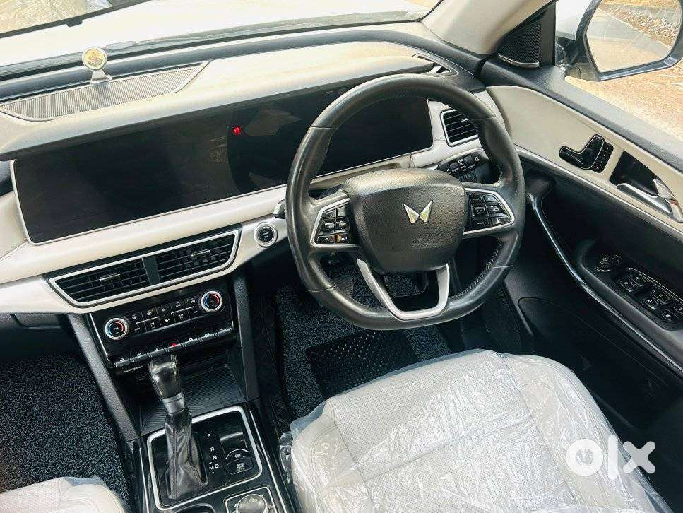 Mahindra Xuv700 2.2 Ax 7 Diesel At Luxury Pack Str, 2022, Diesel