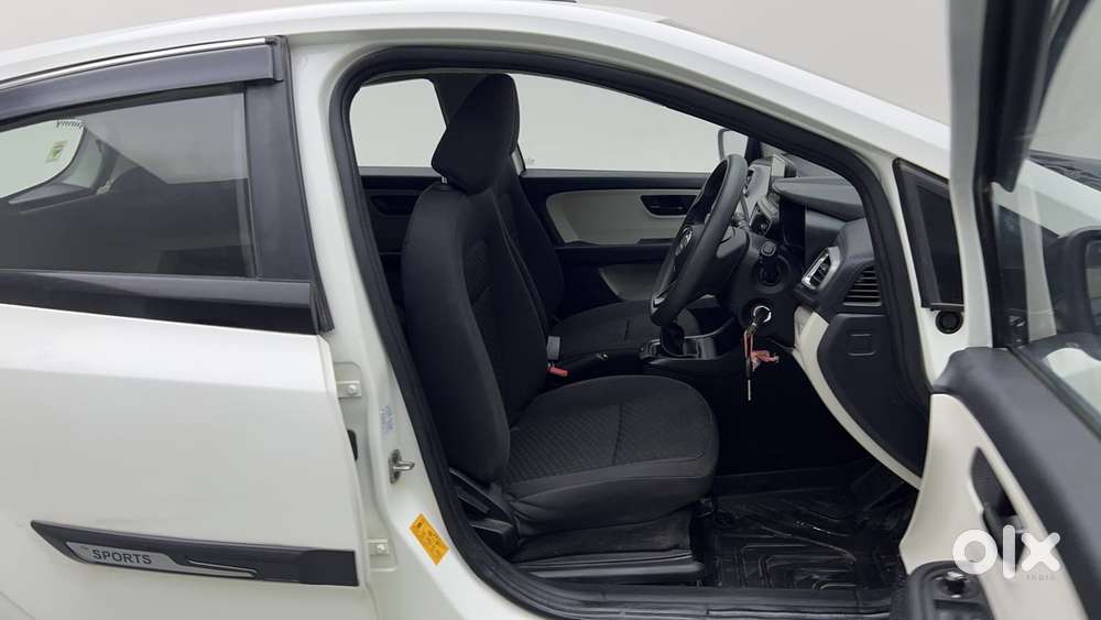 Tata Altroz 1.2 Xm Plus, 2023, Petrol