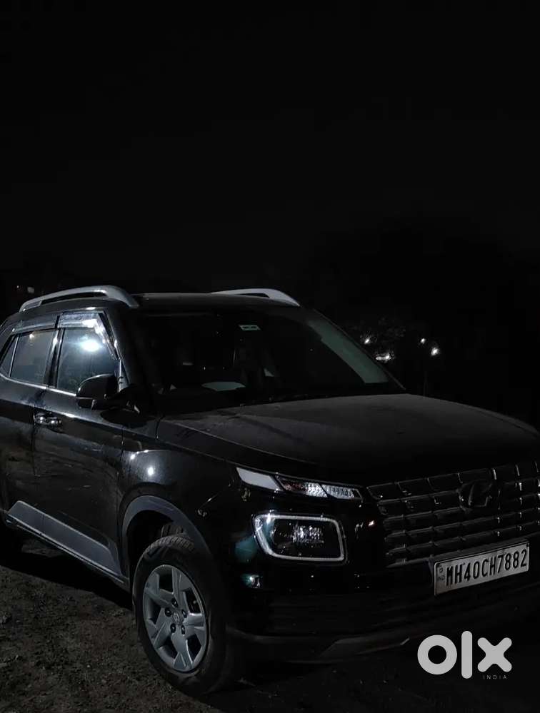 Hyundai Venue 2022 Petrol 29000 Km Driven