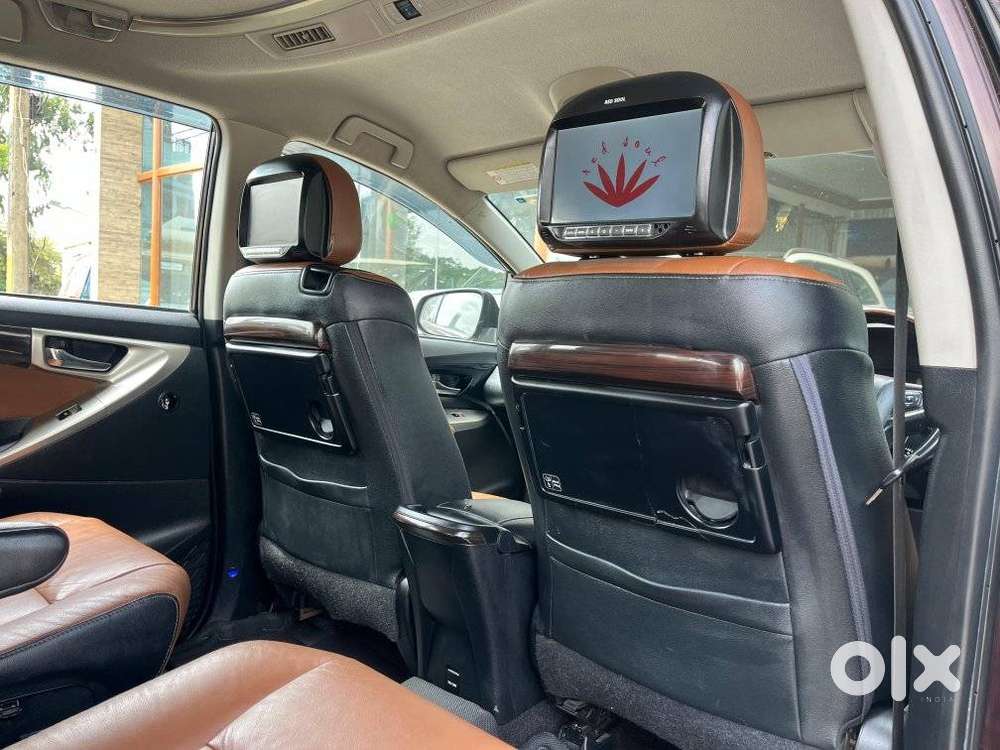 Toyota Innova Crysta 2.8z Automatic, 2017, Diesel