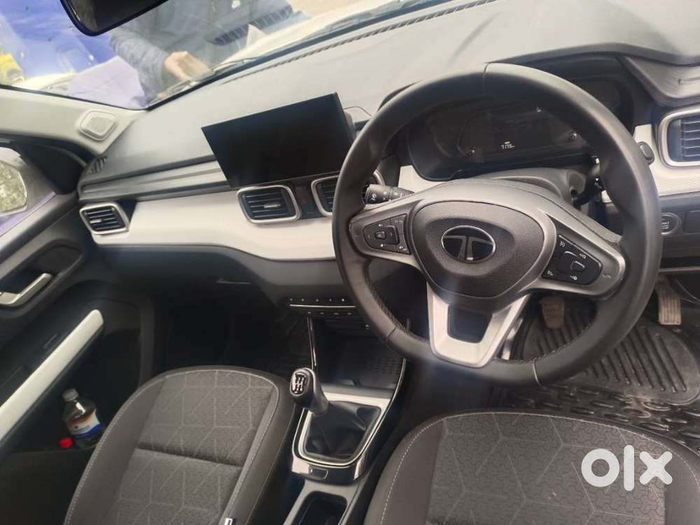 Tata Punch Accomplished Mt Sunroof, 2025, Petrol