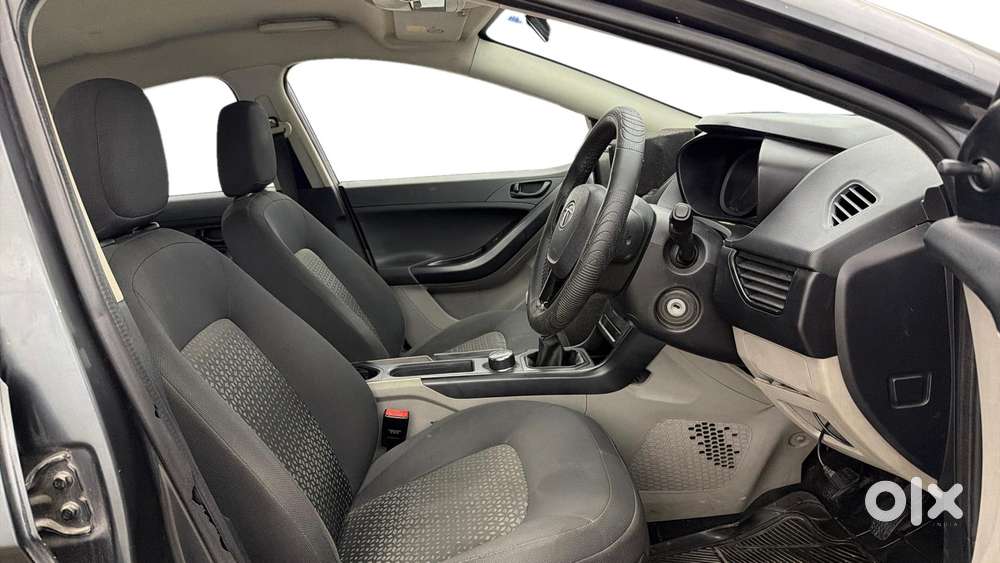 Tata Nexon 1.2 Revotron Xe, 2018, Petrol