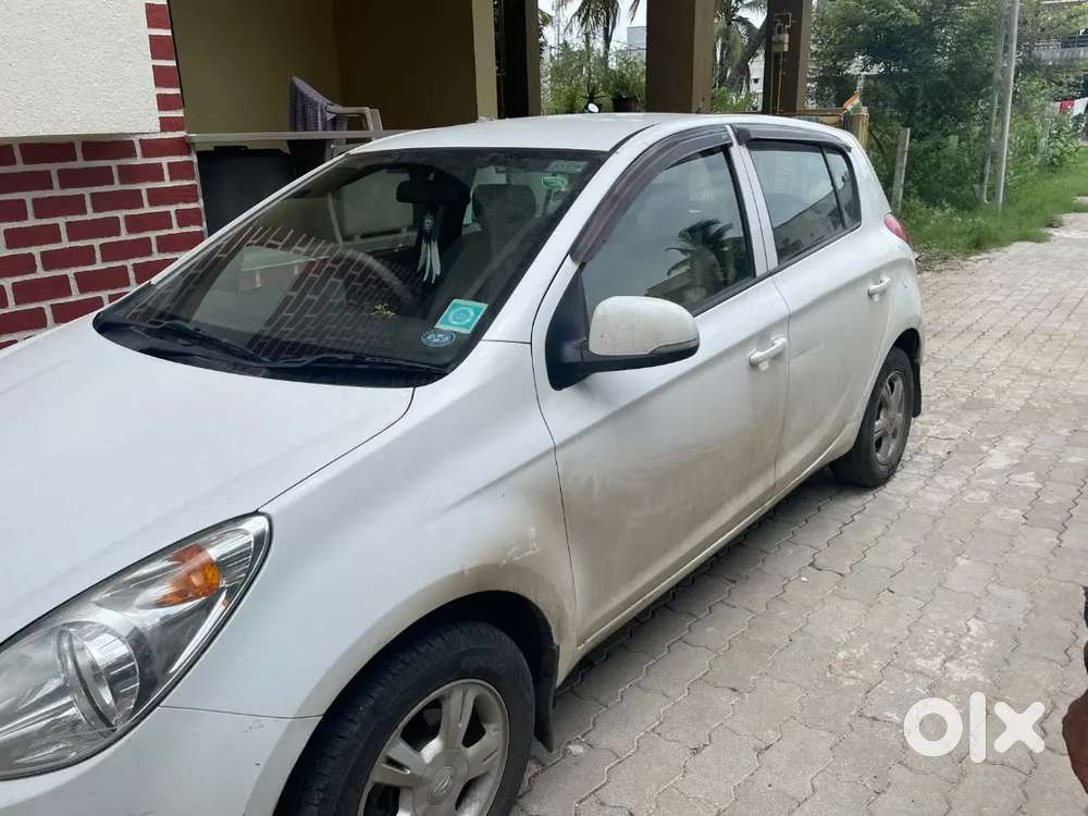 Hyundai I20 2011 Cng & Petrol  59800 Km Driven