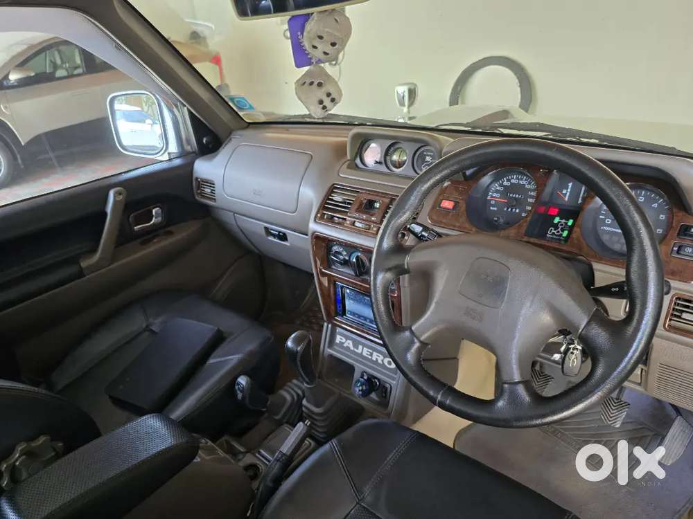 2011 Model Mitsubishi Pajero Sfx 4x4