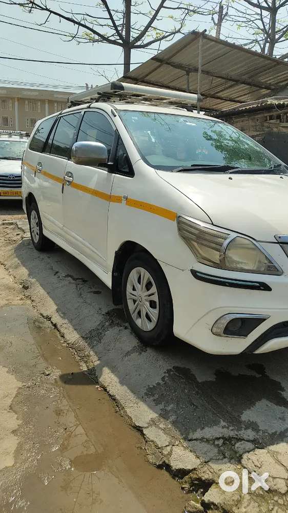 Toyota Innova 2015