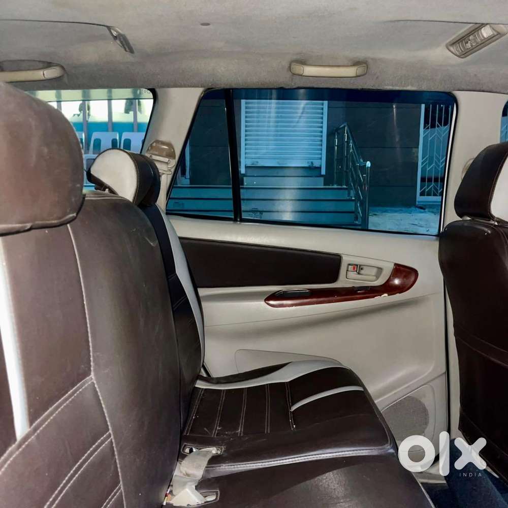 Toyota Innova 2010 Diesel Well Maintained