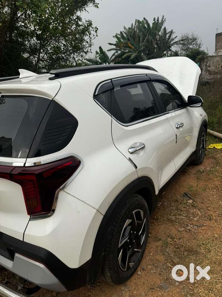 Kia Sonet 2024 Petrol 6000 Km Driven