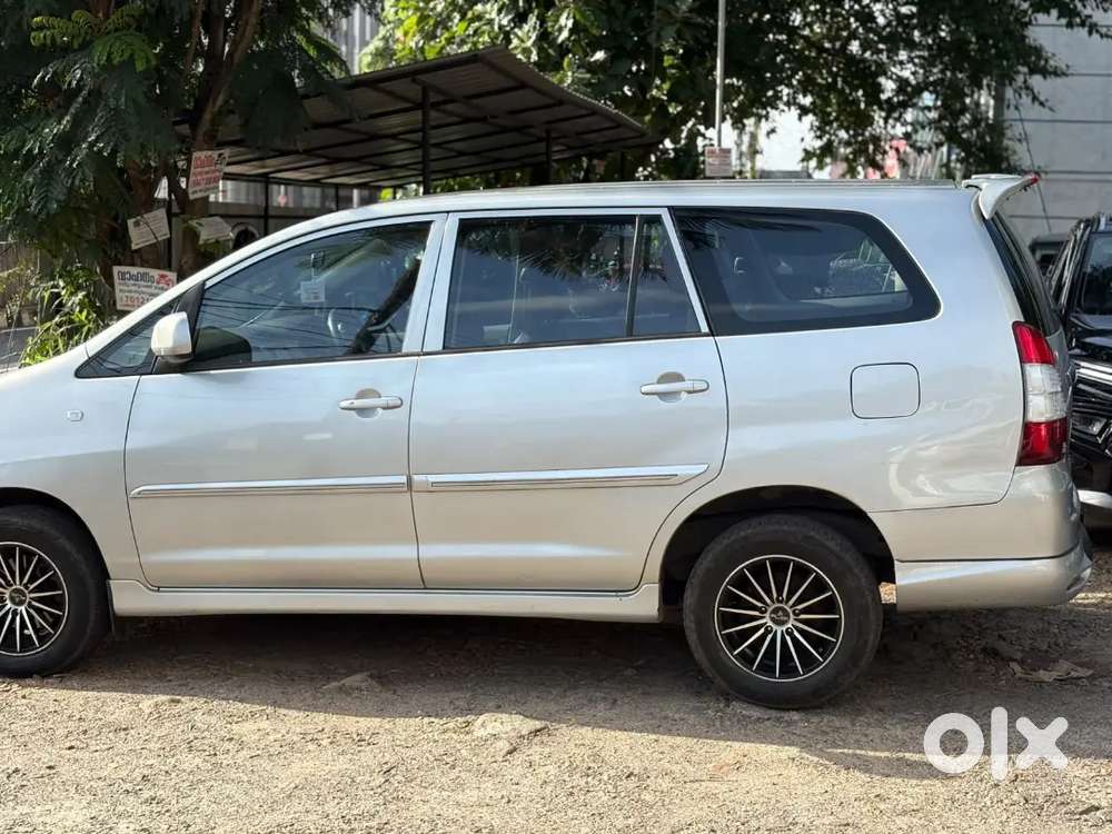Toyota Innova 2013 Diesel 195000 Km Driven Please Text Me On Whatsapp