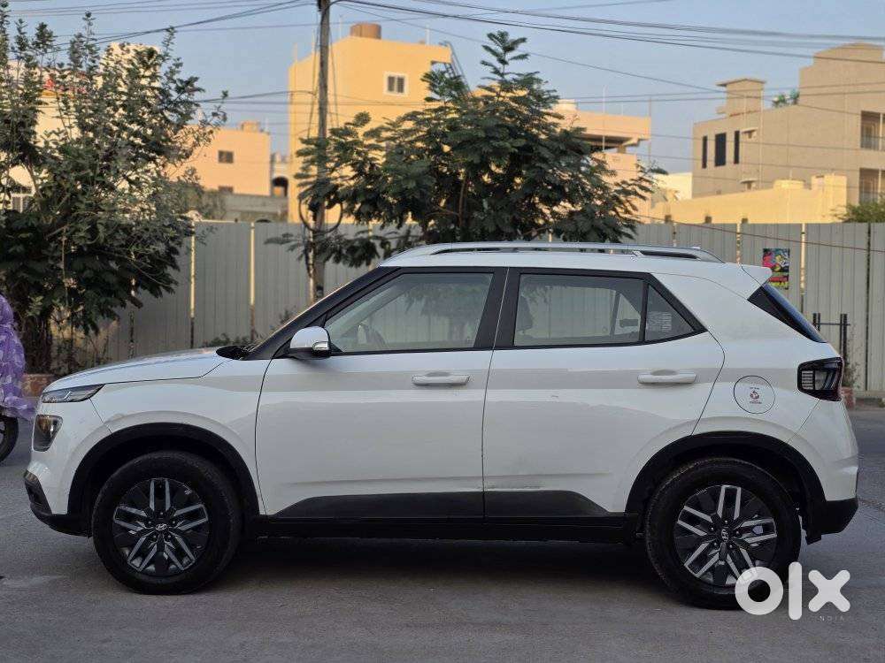 Hyundai Venue 1.2 S Plus, 2022, Petrol