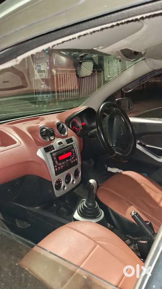 Ford Figo Titanium Blu 2010