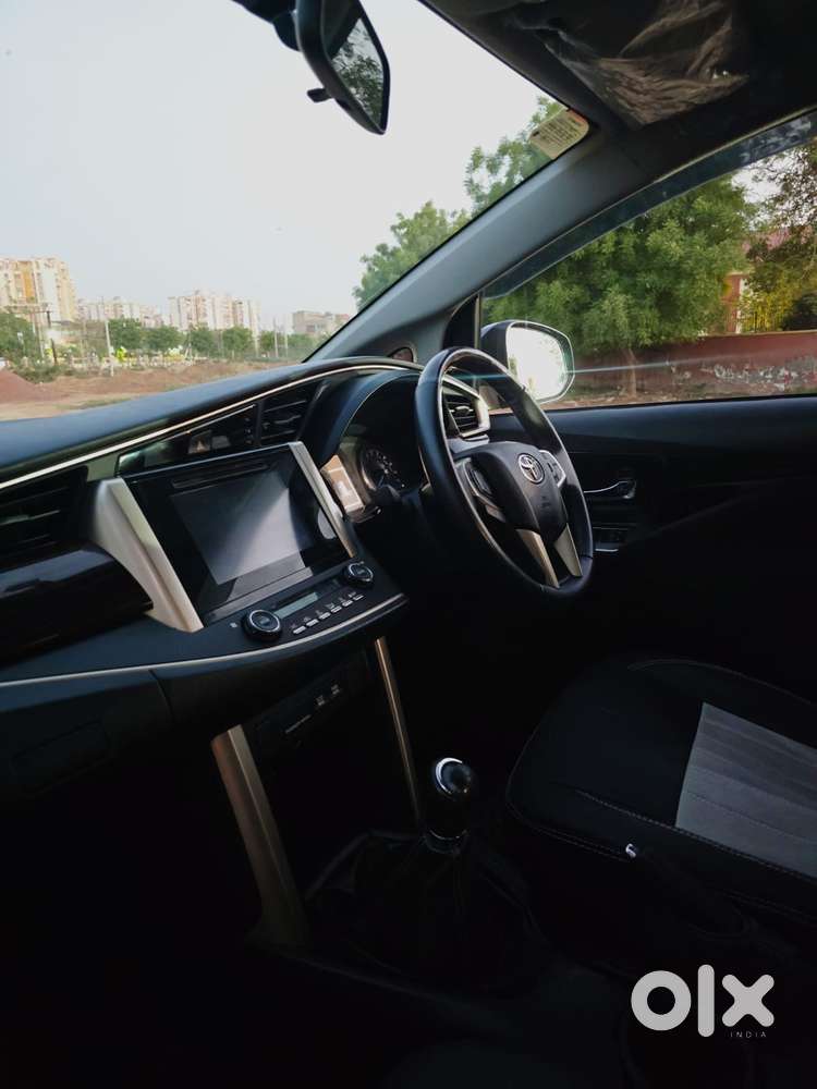 Toyota Innova Crysta 2.4 V, 2016, Diesel