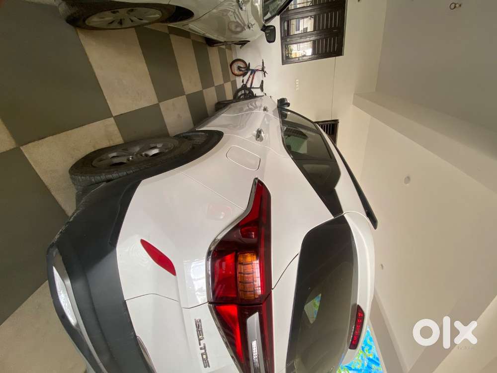 2021,1st Owner ,pearl White ,diesel,extended Warranty Insurance Upto