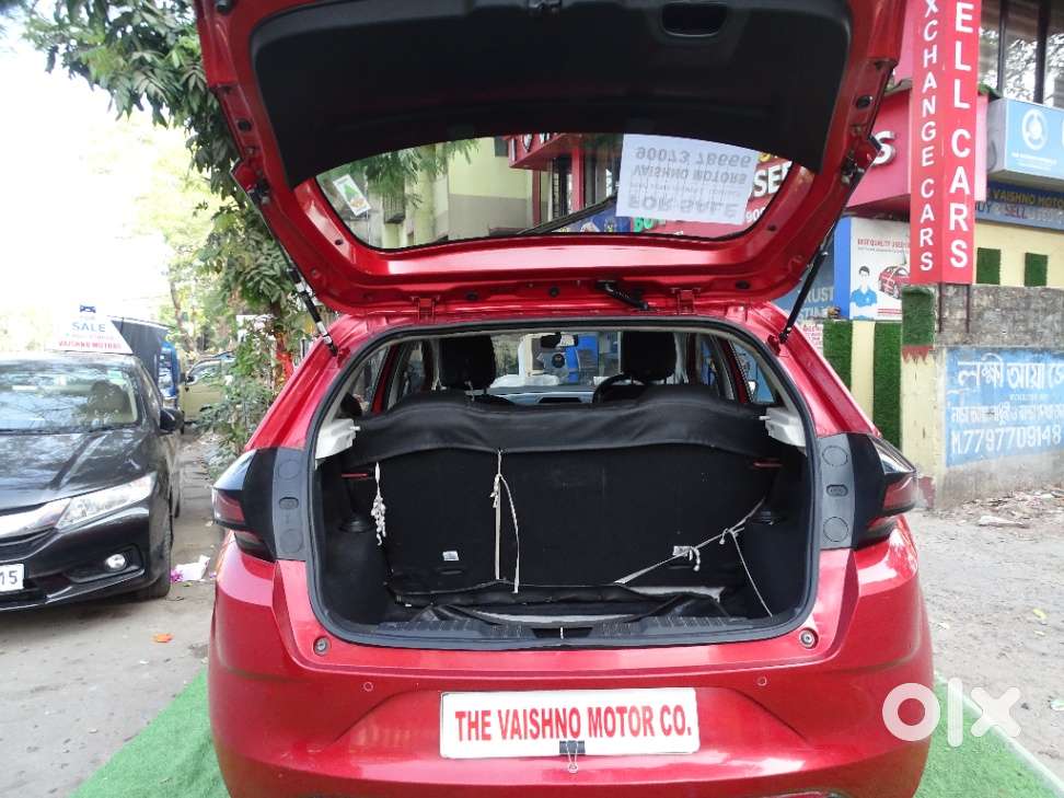 Tata Altroz 1.2 Xe, 2022, Petrol