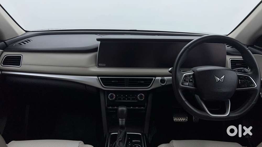 Mahindra Xuv700 2.2 Ax 7 Diesel At Luxury Pack Str Awd, 2023, Diesel