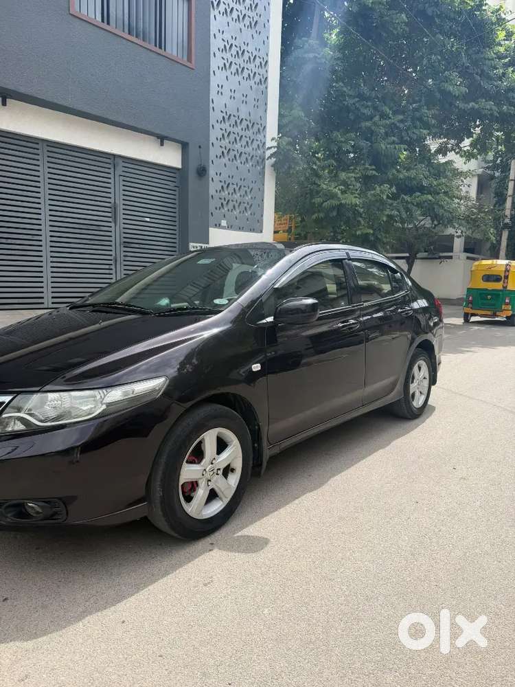 Honda City Petrol Manual 3rd 2013 smt well maintained insurance valid