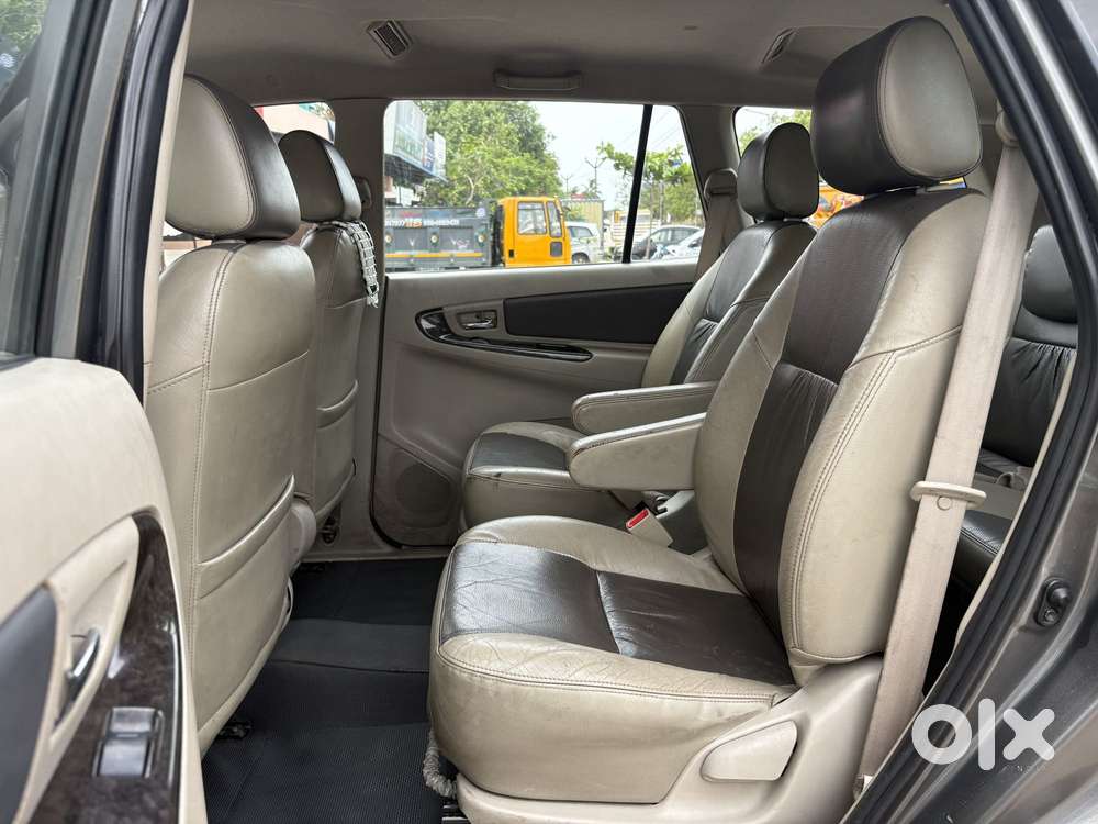 Toyota Innova 2.5 Zx 7 Str Bs-iv, 2014, Diesel