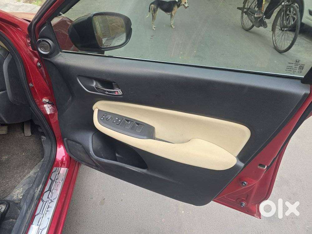 Honda City V At Sunroof, 2023, Petrol
