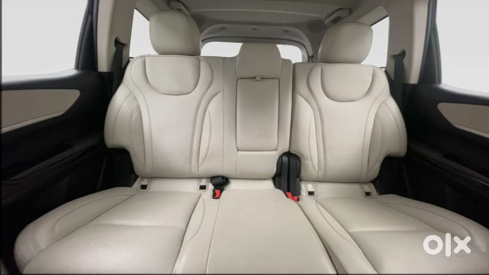 Mahindra Xuv700 2.2 Ax 7 Diesel At Luxury Pack Str, 2022, Diesel